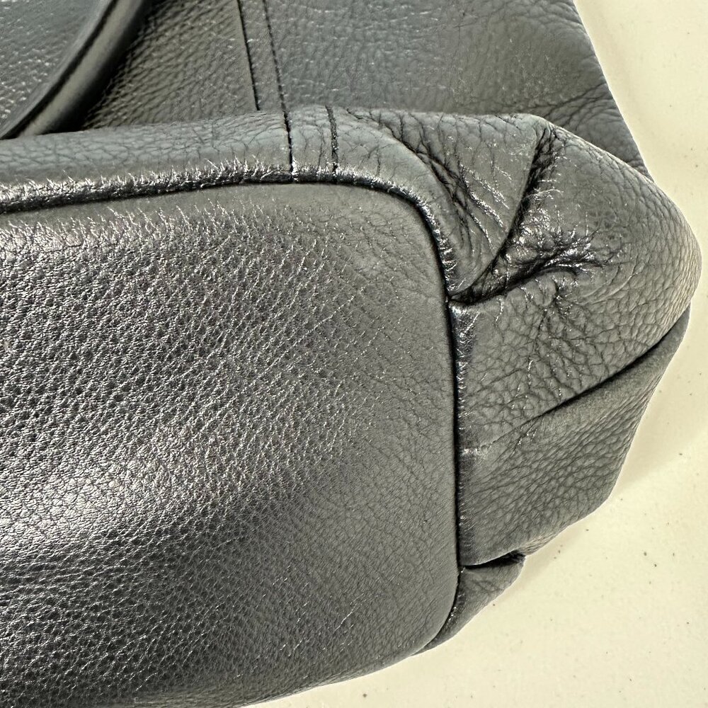 Gili Leather Tote Bag Black Pebbled - Picture 15 of 16